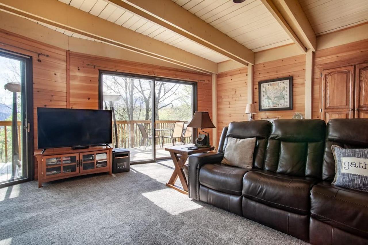 Bear View Chalet With Hot Tub And Near Ober ガトリンバーグ エクステリア 写真
