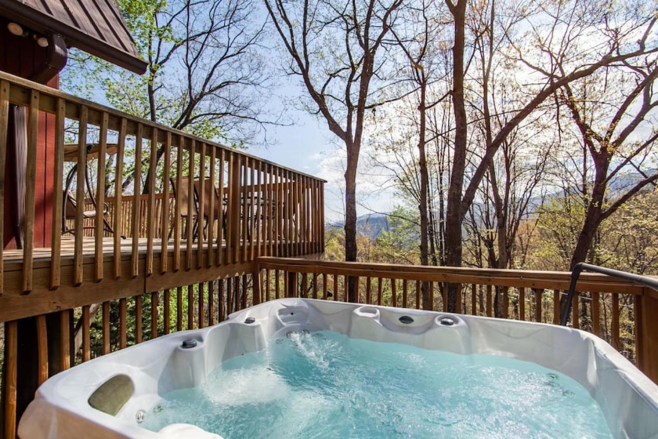 Bear View Chalet With Hot Tub And Near Ober ガトリンバーグ エクステリア 写真