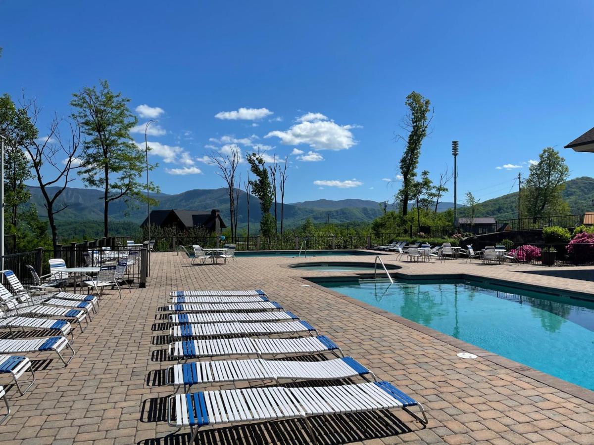 Bear View Chalet With Hot Tub And Near Ober ガトリンバーグ エクステリア 写真